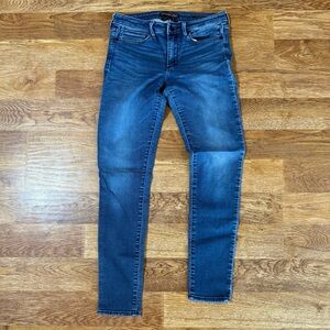 Abercrombie & Fitch Dark Blue Super Skinny Jeans size 28”W/31”L size 6